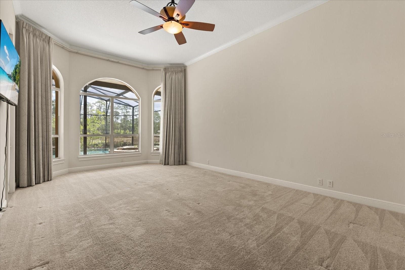 Single Family Residence at 420 VALLEY STREAM DR, GENEVA, photo 20 of 57