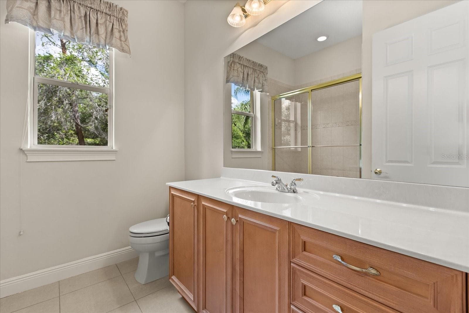 Single Family Residence at 420 VALLEY STREAM DR, GENEVA, photo 39 of 57