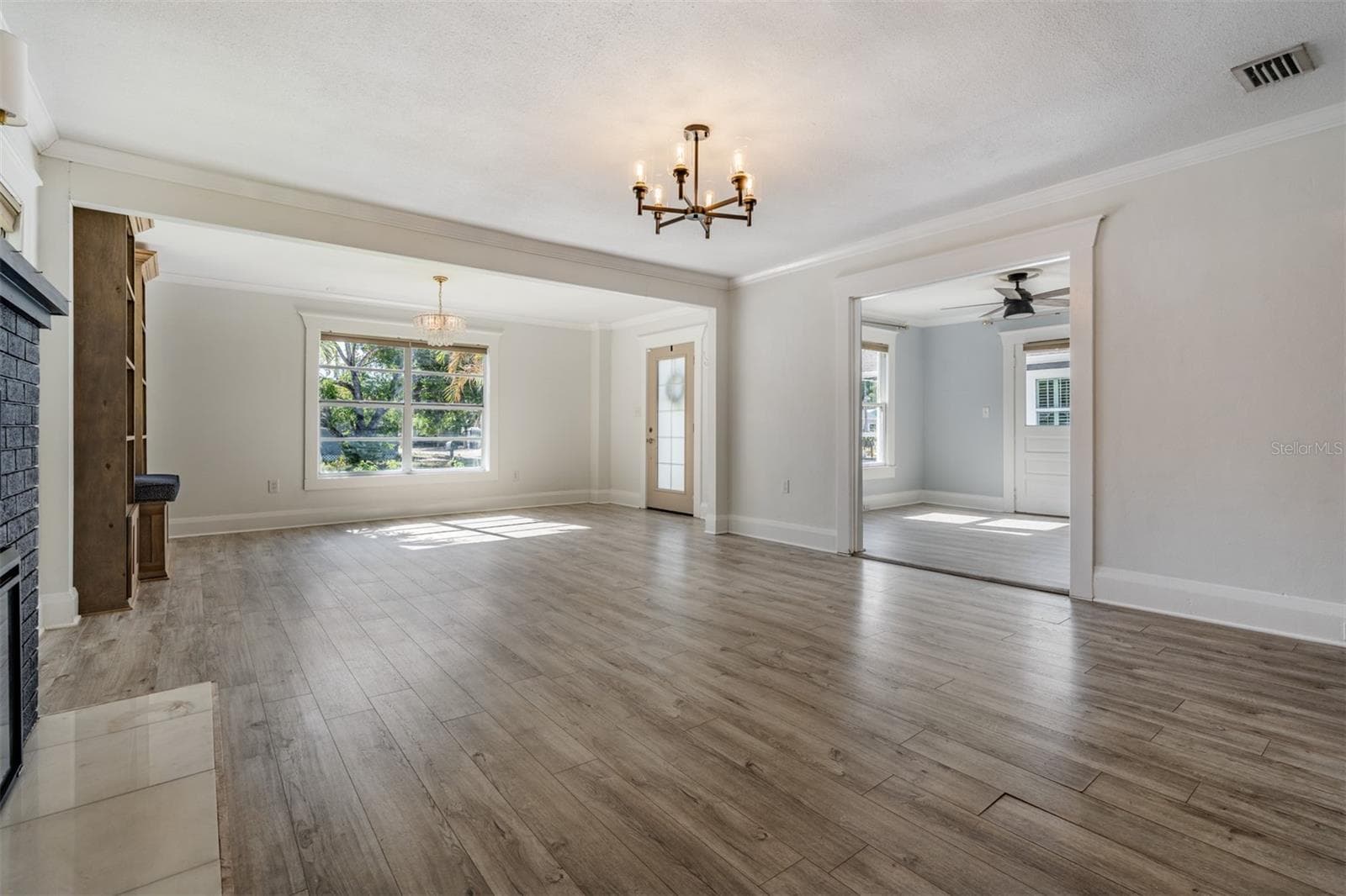 Single Family Residence at 4109 N SEMINOLE AVE, TAMPA, photo 11 of 50