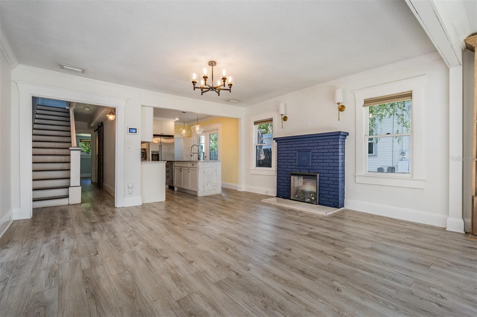 Single Family Residence at 4109 N SEMINOLE AVE, TAMPA, photo 8 of 50