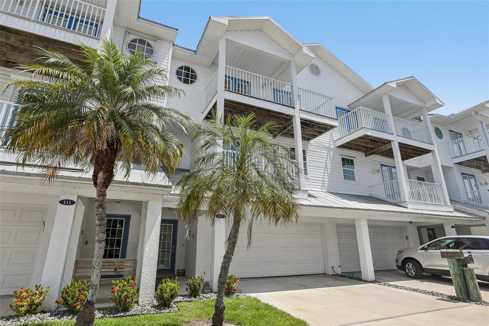 Townhouse at 113 YACHT CLUB CIR, NORTH REDINGTON BEACH, photo 2 of 47