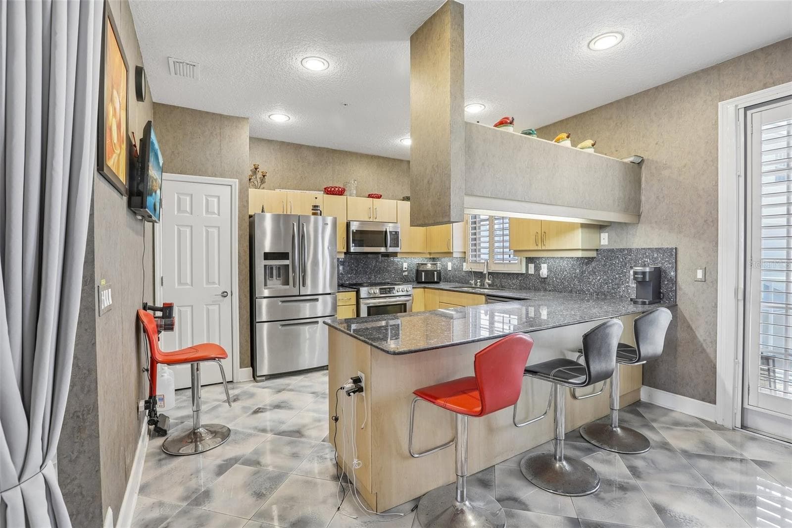 Townhouse at 113 YACHT CLUB CIR, NORTH REDINGTON BEACH, photo 12 of 47