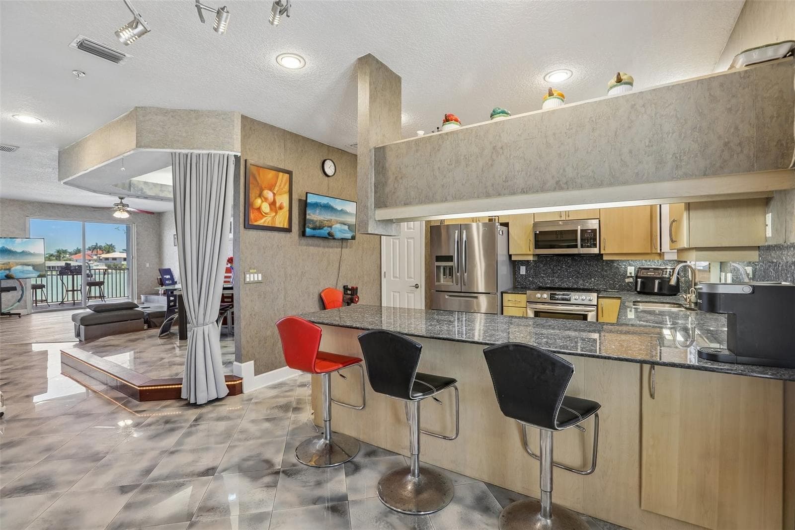 Townhouse at 113 YACHT CLUB CIR, NORTH REDINGTON BEACH, photo 15 of 47