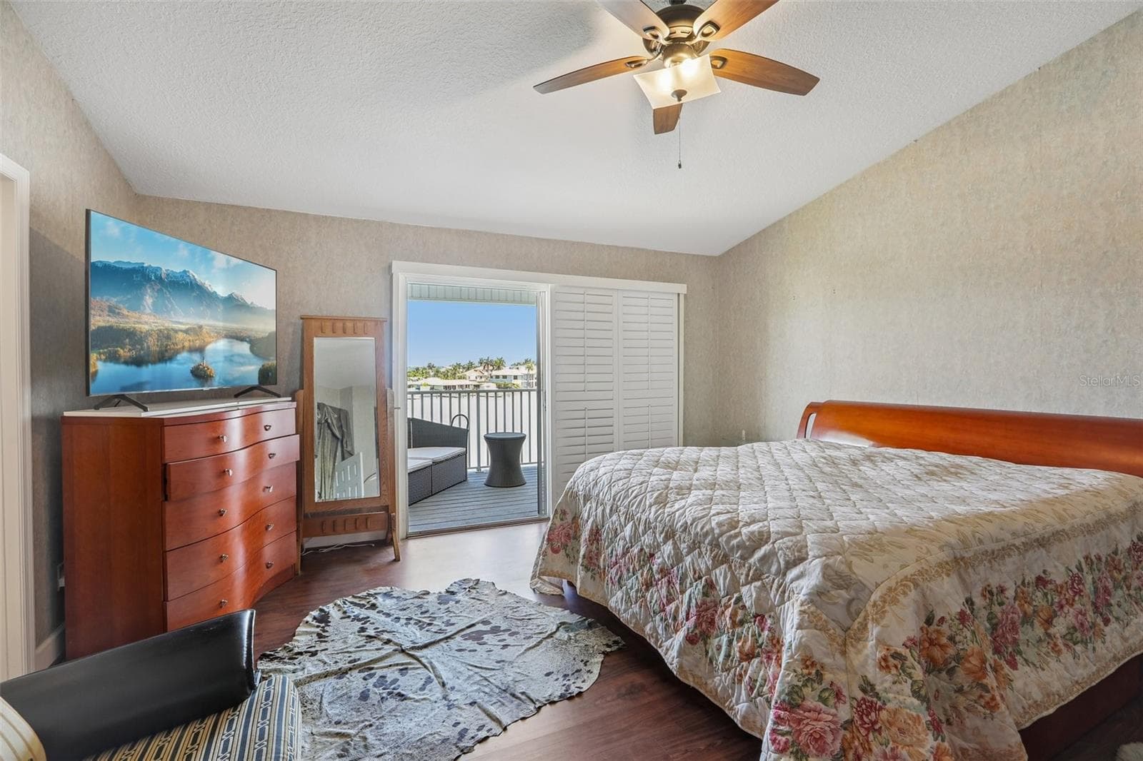 Townhouse at 113 YACHT CLUB CIR, NORTH REDINGTON BEACH, photo 24 of 47
