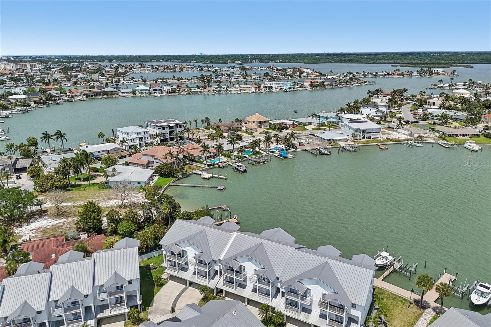 Townhouse at 113 YACHT CLUB CIR, NORTH REDINGTON BEACH, photo 42 of 47