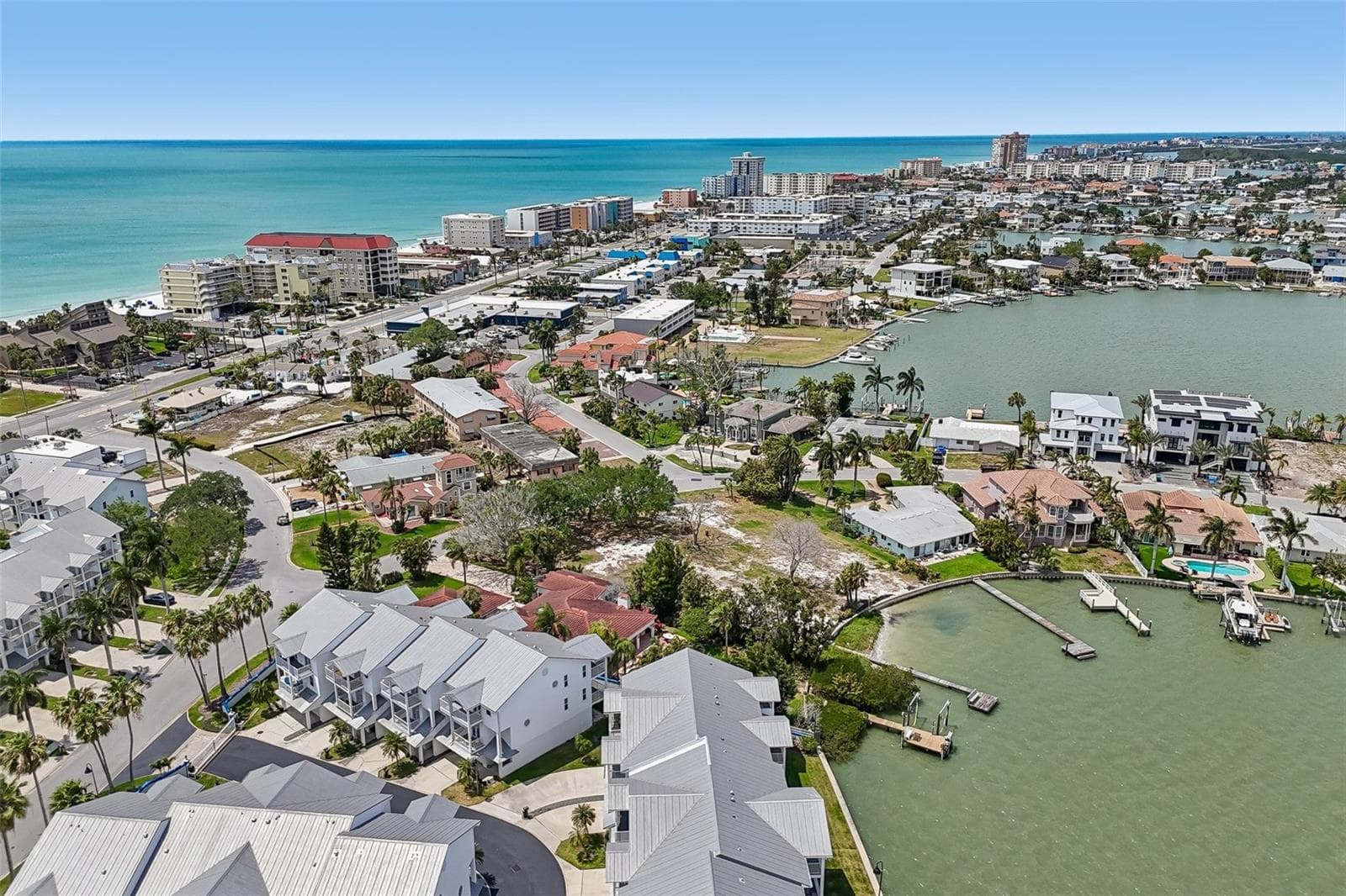Townhouse at 113 YACHT CLUB CIR, NORTH REDINGTON BEACH, photo 43 of 47