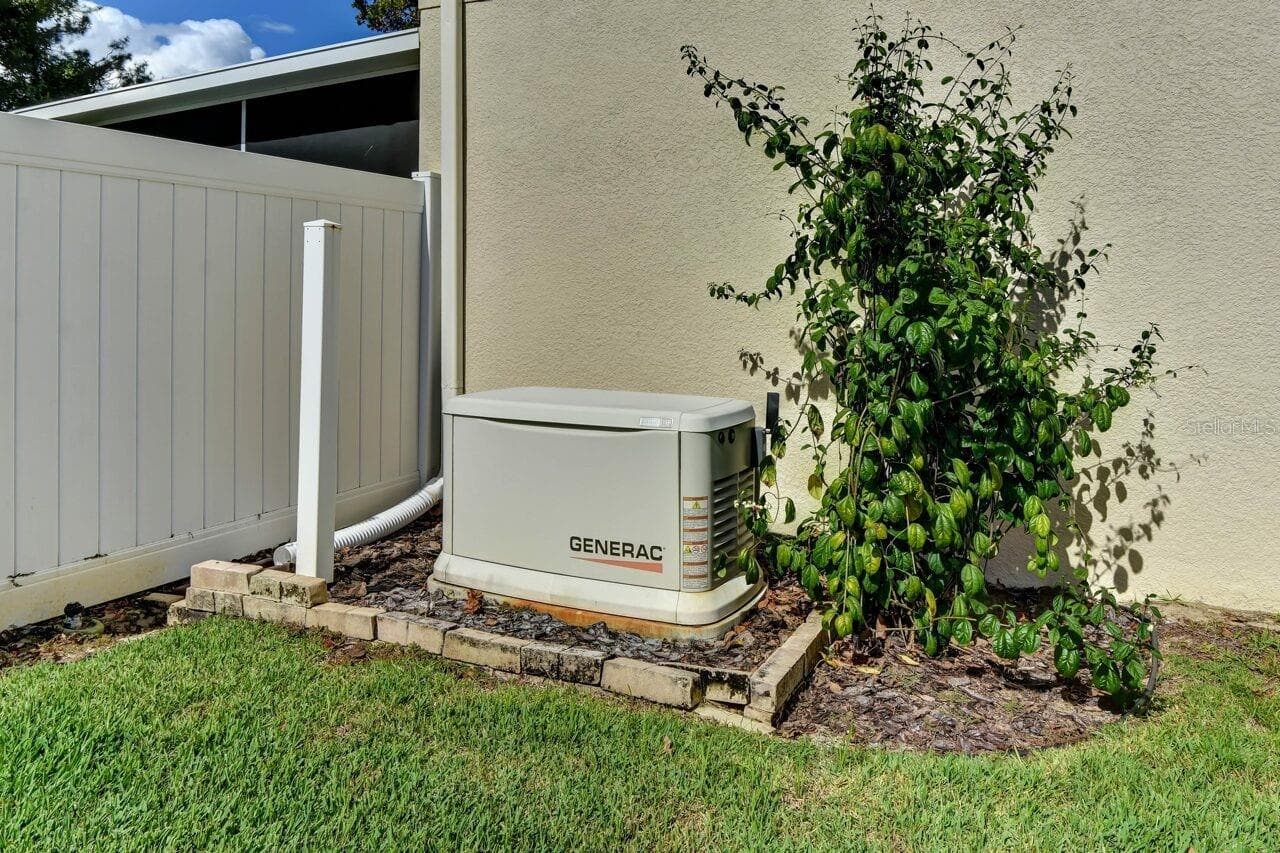 Whole Home Generator - 831 OAK HOLLOW LOOP, DELAND
