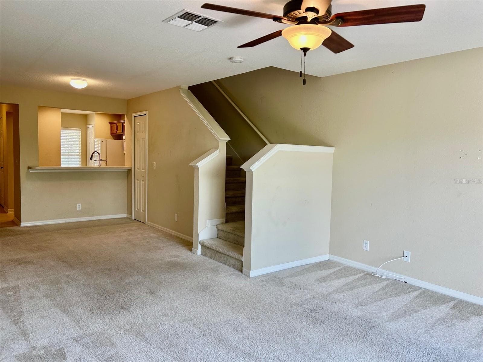 Great Room Open To Dining Area - 2078 SUN DOWN DR, CLEARWATER