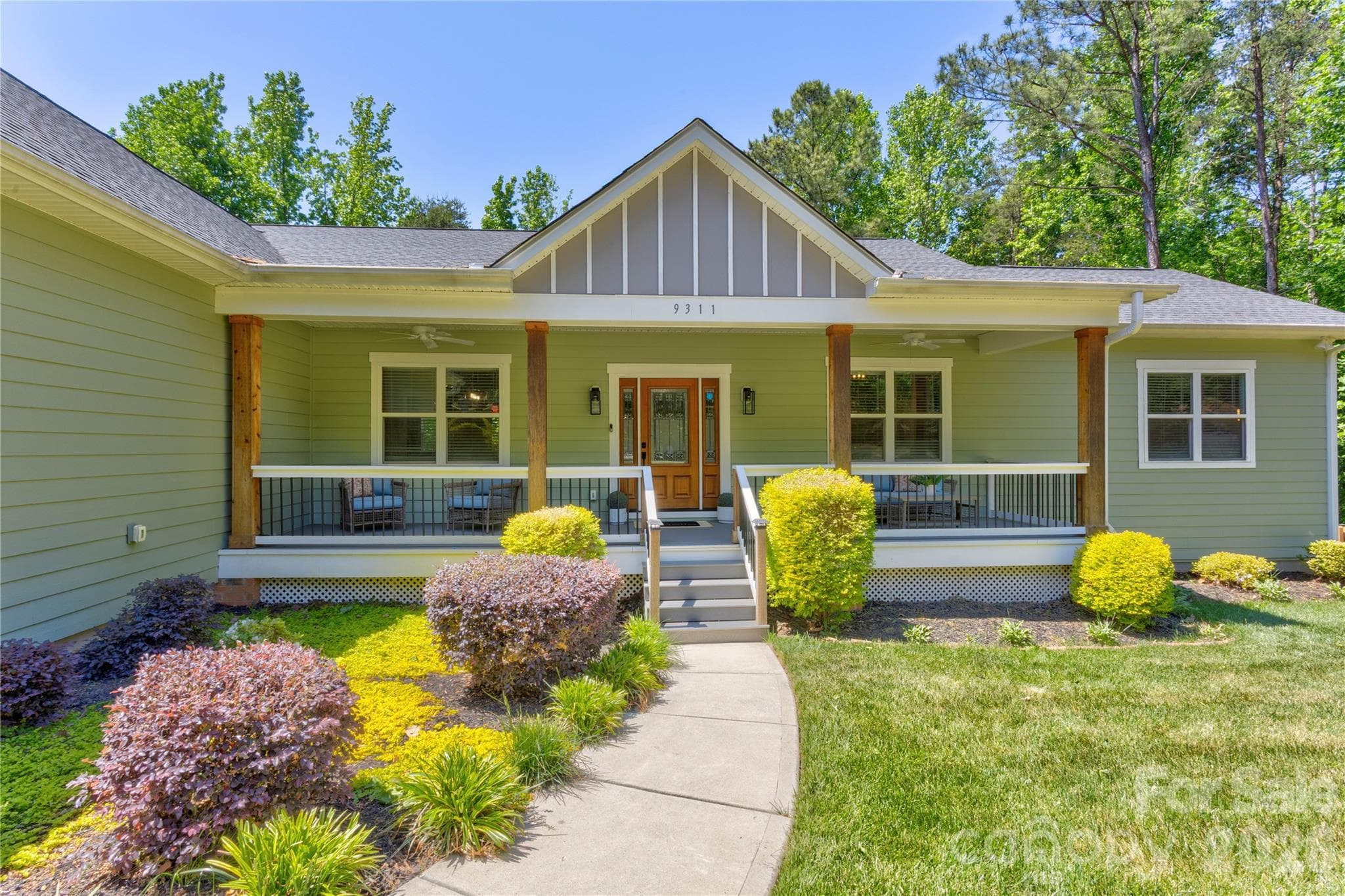 Inviting entry - Charlotte