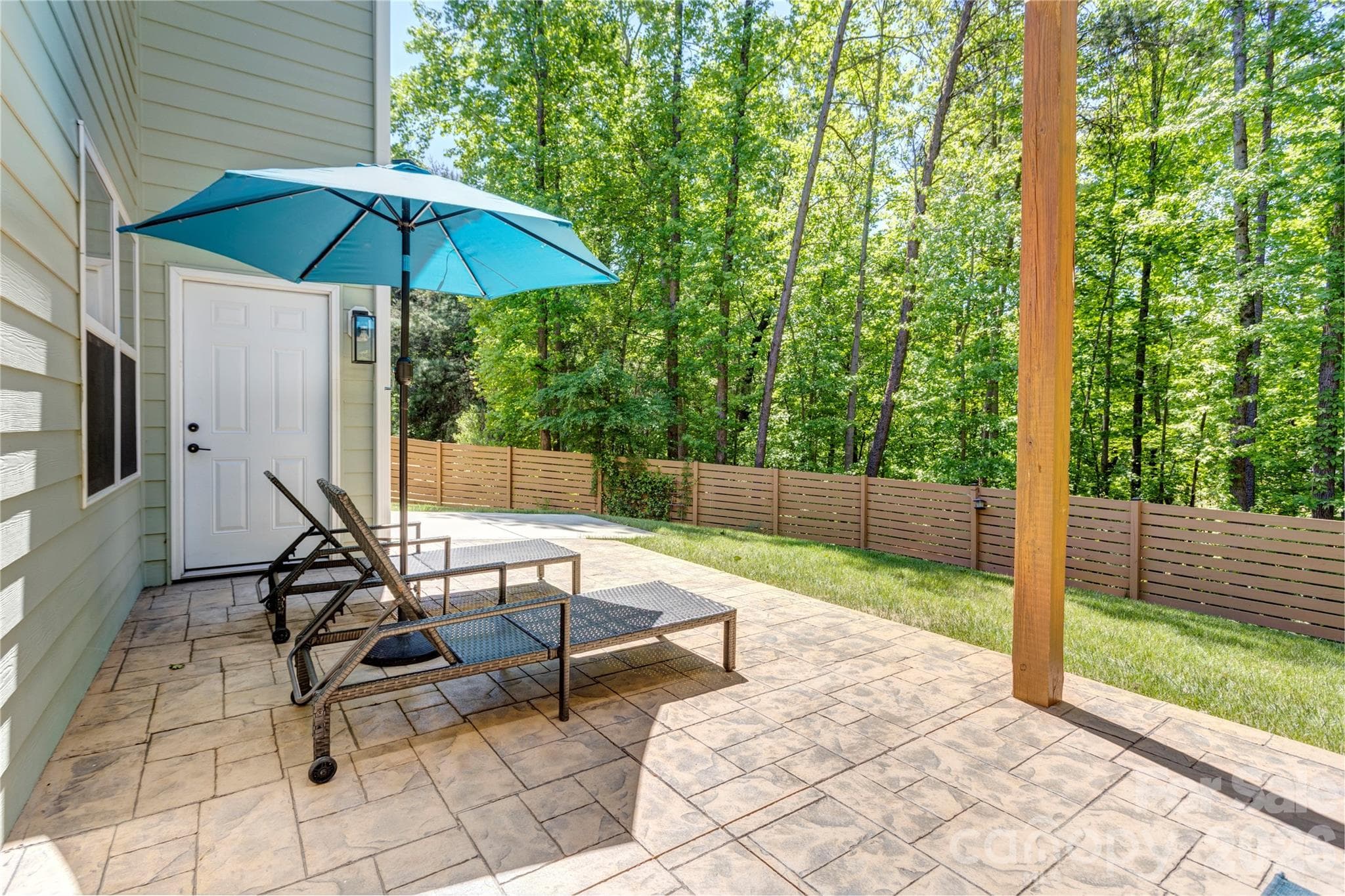 Patio with pavers - Charlotte
