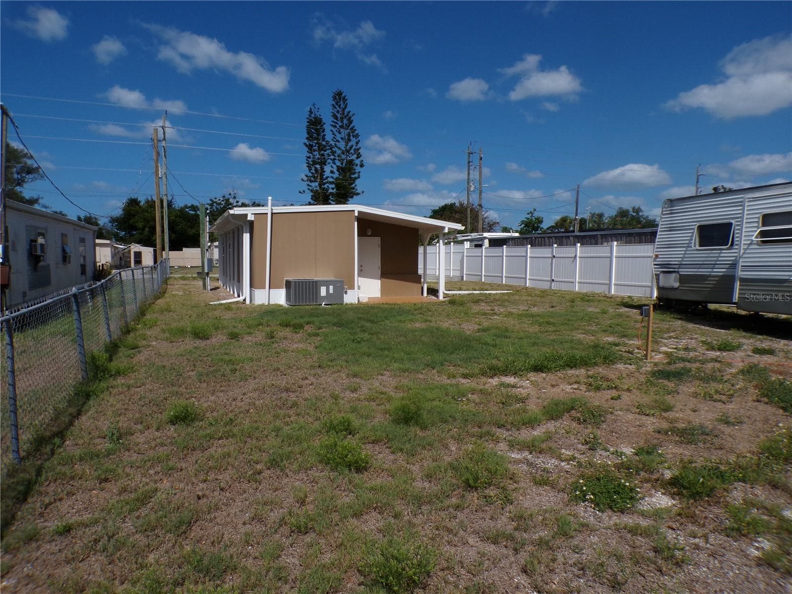 Manufactured Home at 206 RAVENNA ST N, NOKOMIS, photo 3 of 26