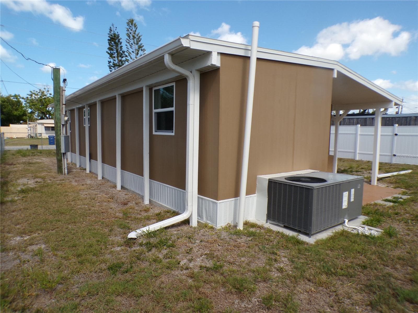 Manufactured Home at 206 RAVENNA ST N, NOKOMIS, photo 4 of 26
