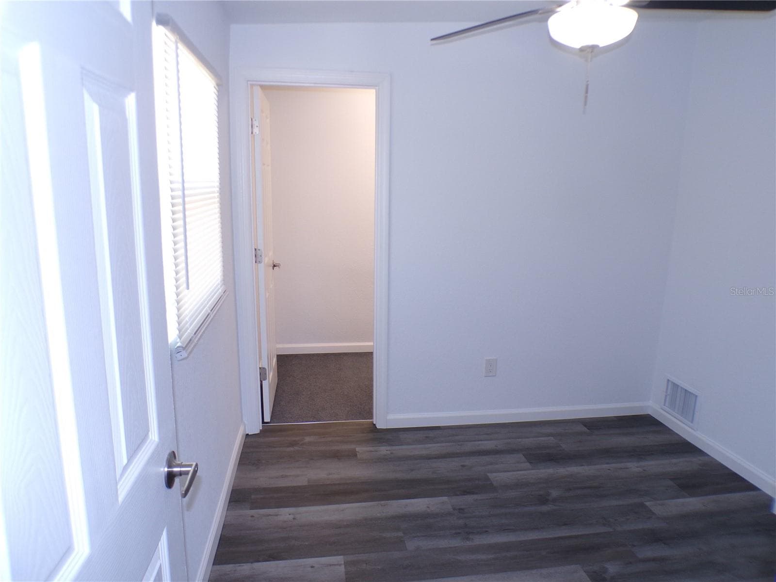 Manufactured Home at 206 RAVENNA ST N, NOKOMIS, photo 7 of 26