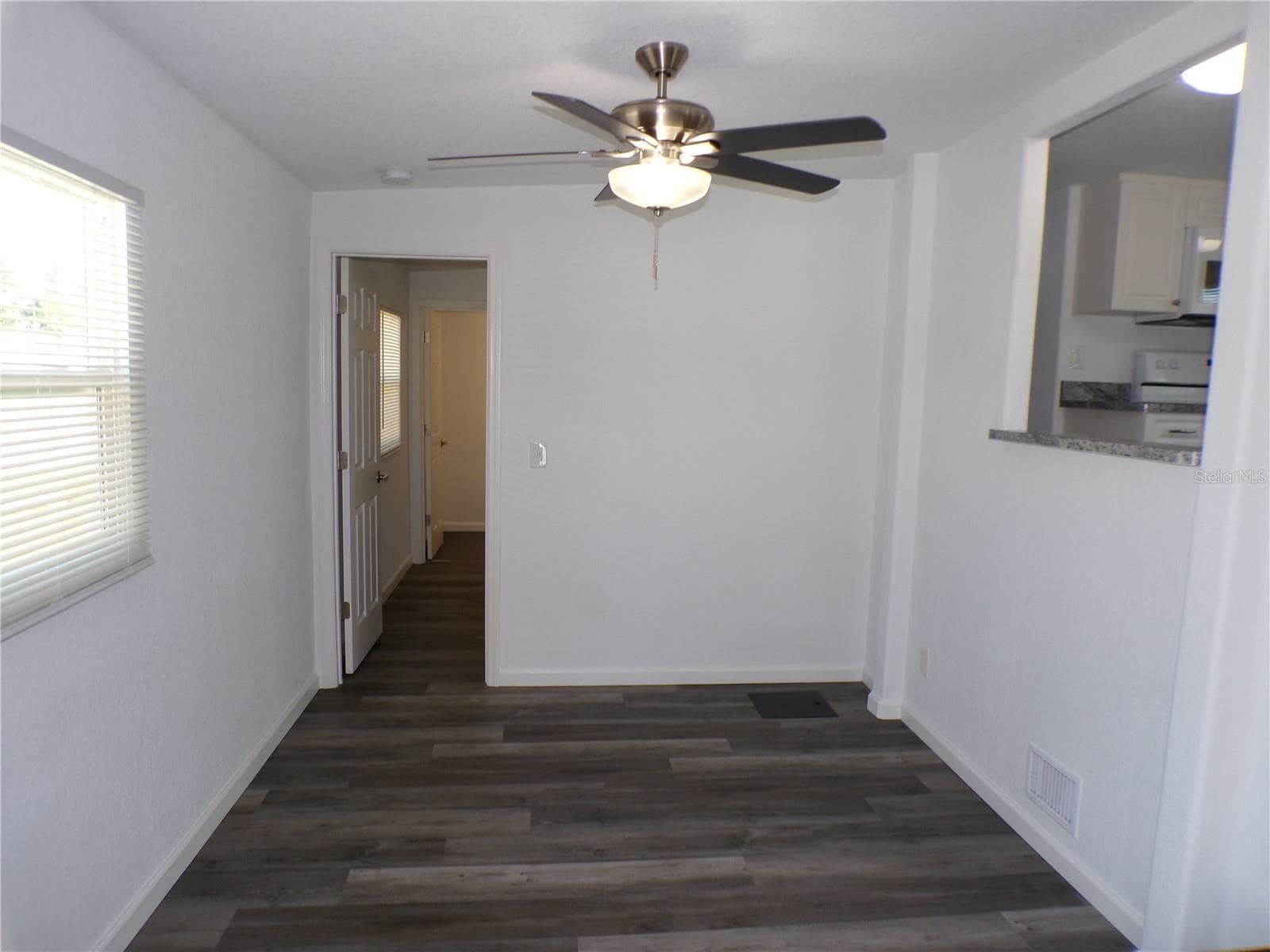 Manufactured Home at 206 RAVENNA ST N, NOKOMIS, photo 8 of 26