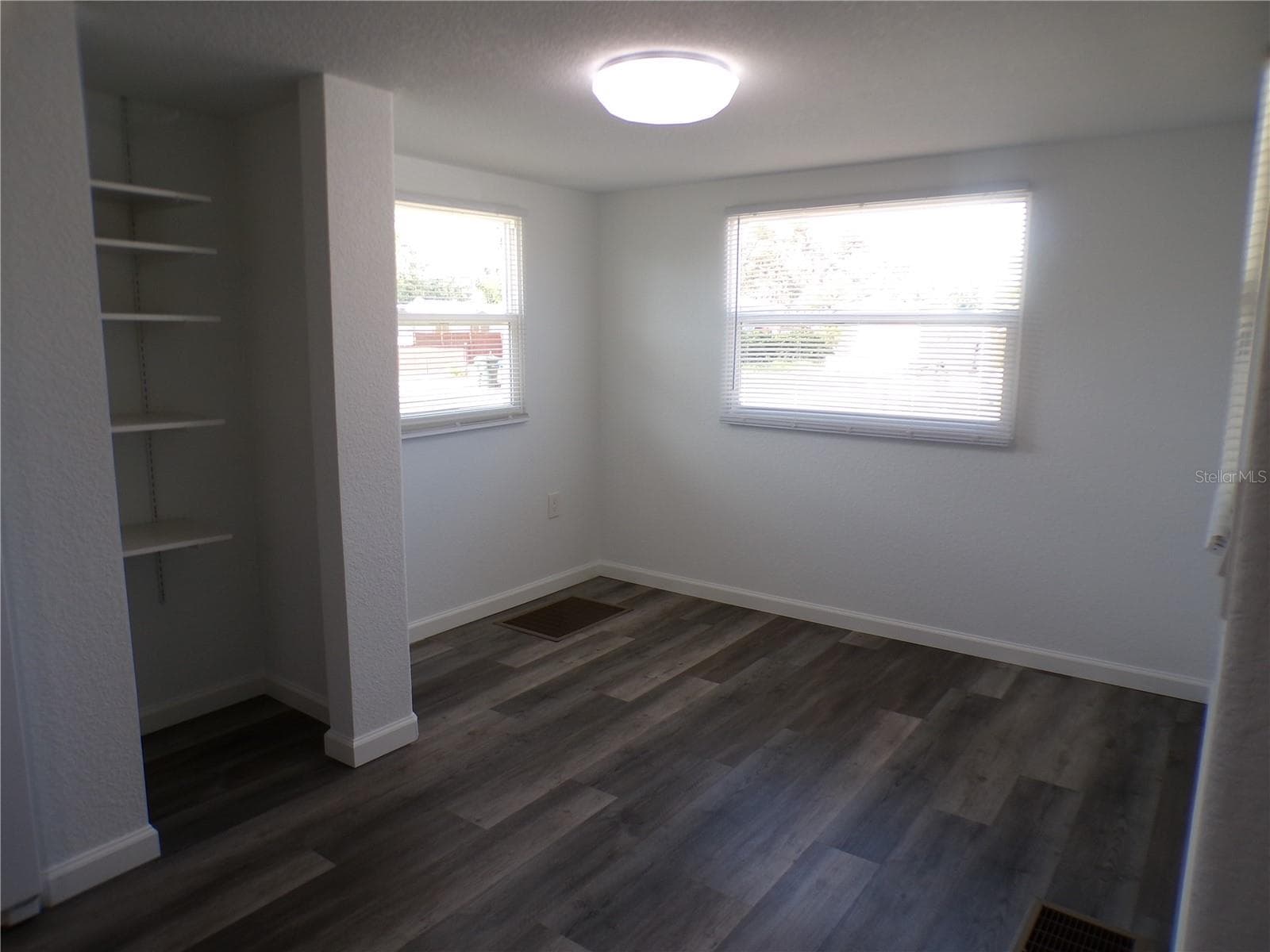 Manufactured Home at 206 RAVENNA ST N, NOKOMIS, photo 10 of 26