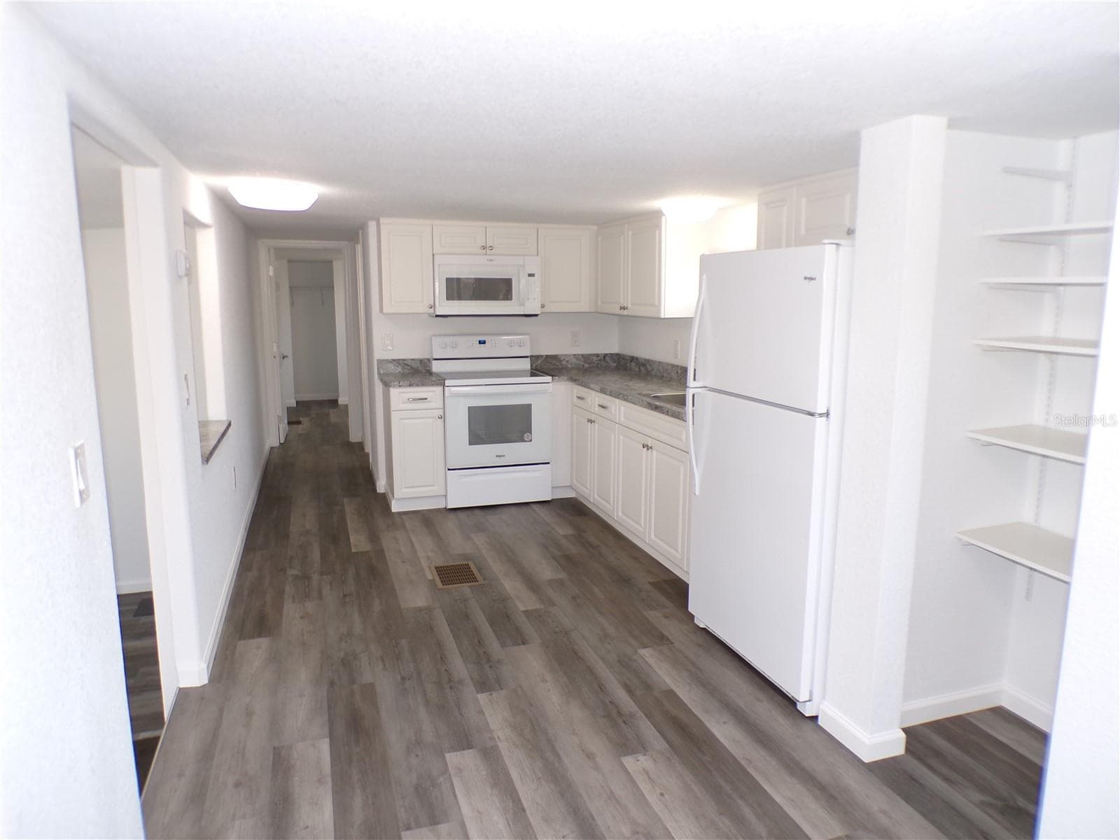 Manufactured Home at 206 RAVENNA ST N, NOKOMIS, photo 11 of 26
