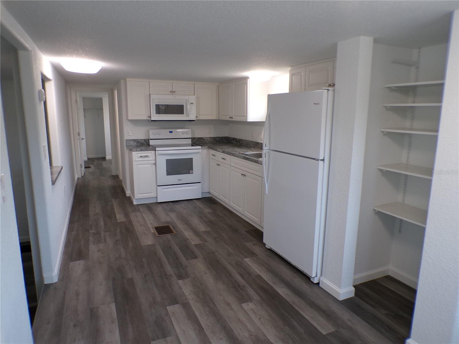 Manufactured Home at 206 RAVENNA ST N, NOKOMIS, photo 12 of 26