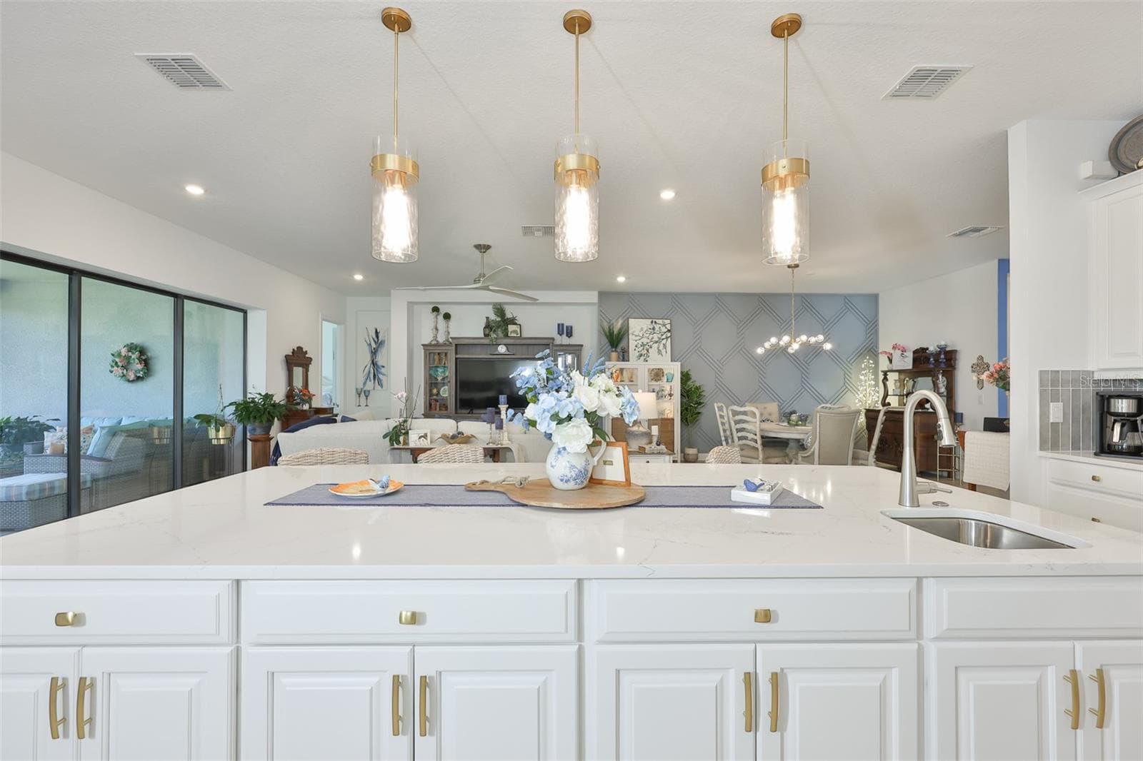 Single Family Residence at 5512 CASERTA CT, PALMETTO, photo 11 of 58