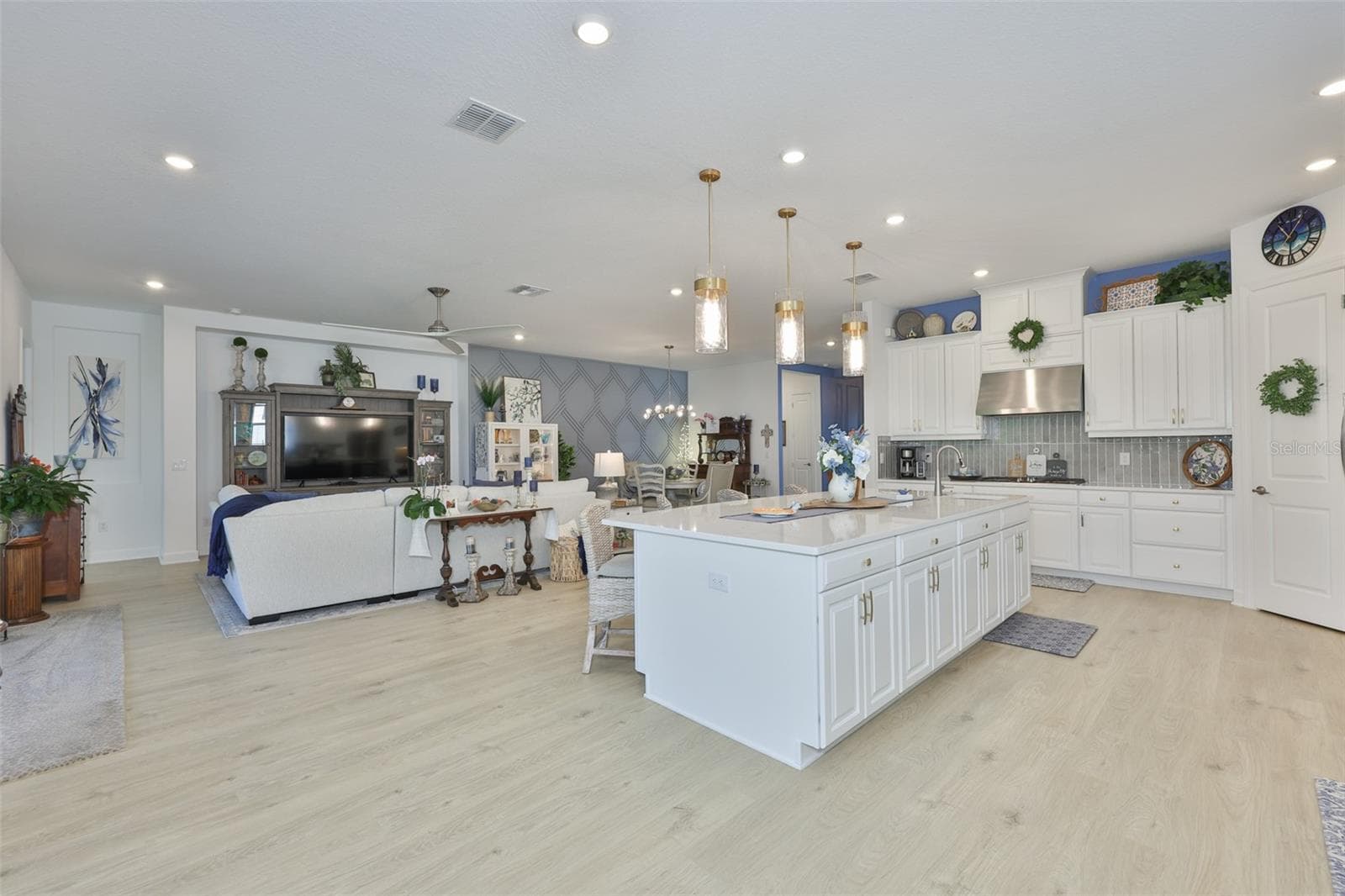Single Family Residence at 5512 CASERTA CT, PALMETTO, photo 12 of 58
