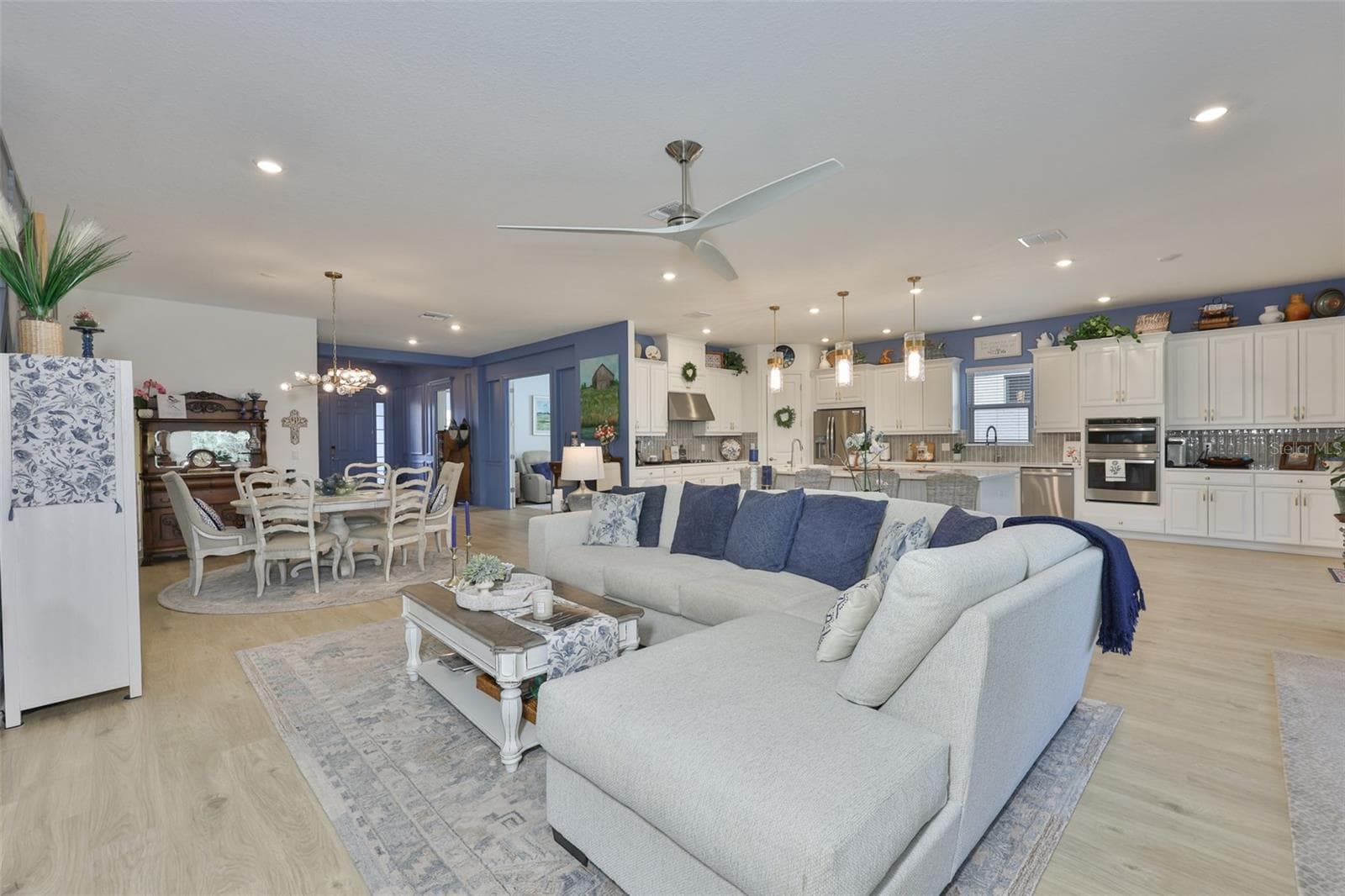 Single Family Residence at 5512 CASERTA CT, PALMETTO, photo 14 of 58