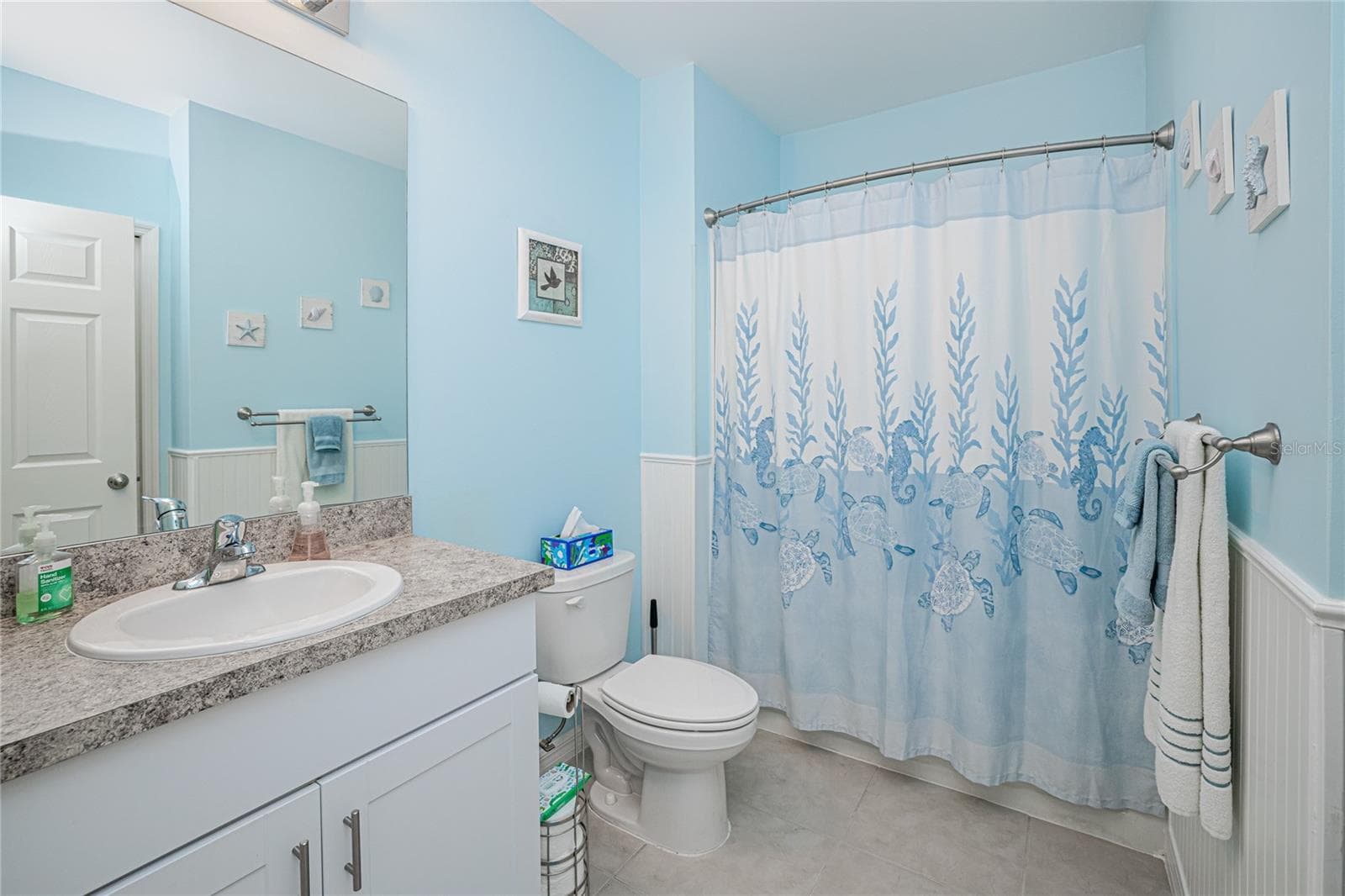 GUEST BATHROOM - 25292 E LENOX CIR, PUNTA GORDA