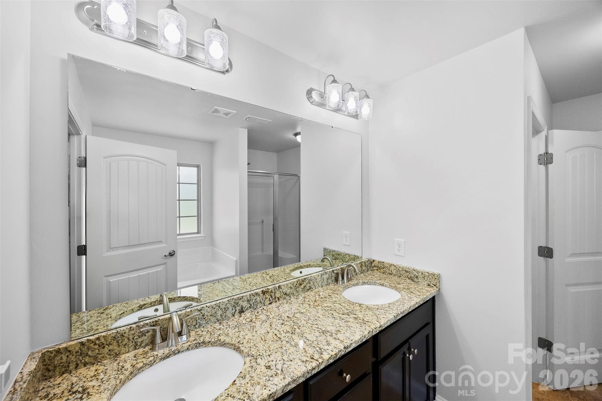 primary bath - 2548 Flintshire Lane, Gastonia