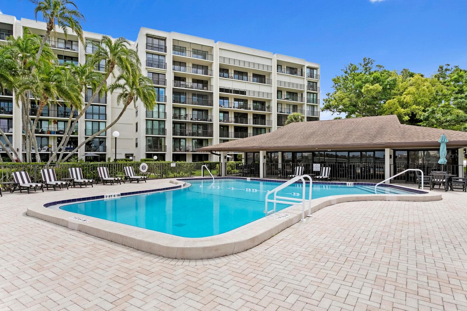 Pool - 100 OAKMONT LN #105, BELLEAIR