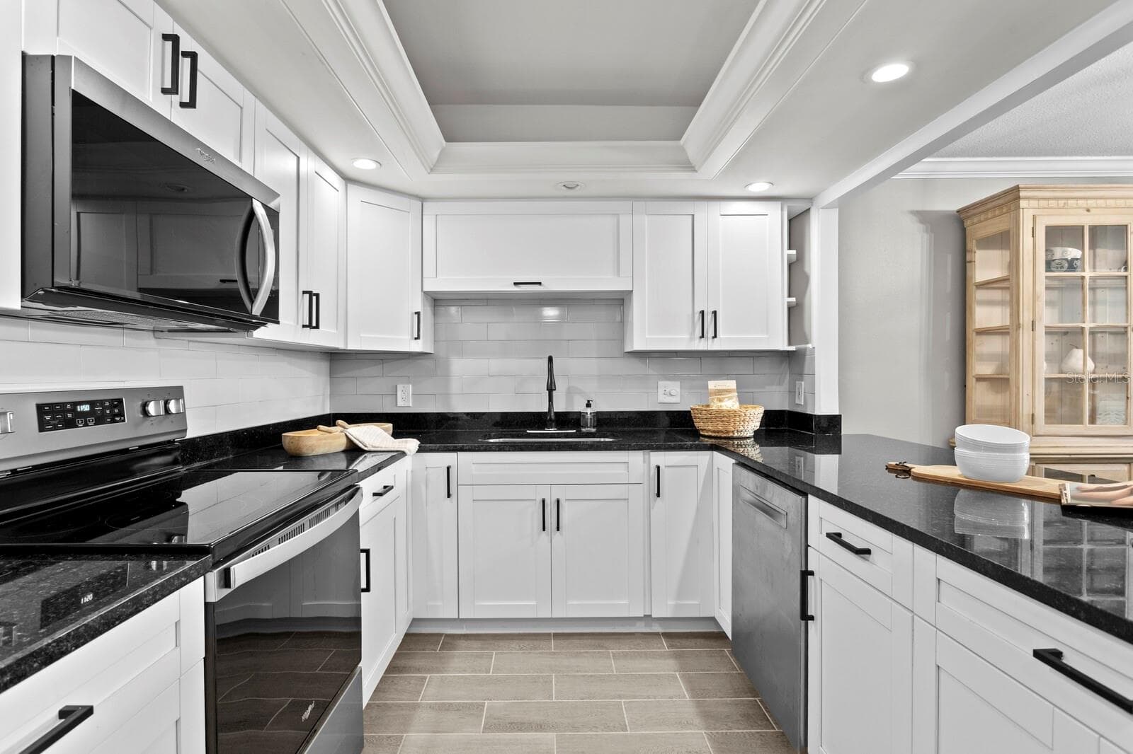 Kitchen - 100 OAKMONT LN #105, BELLEAIR