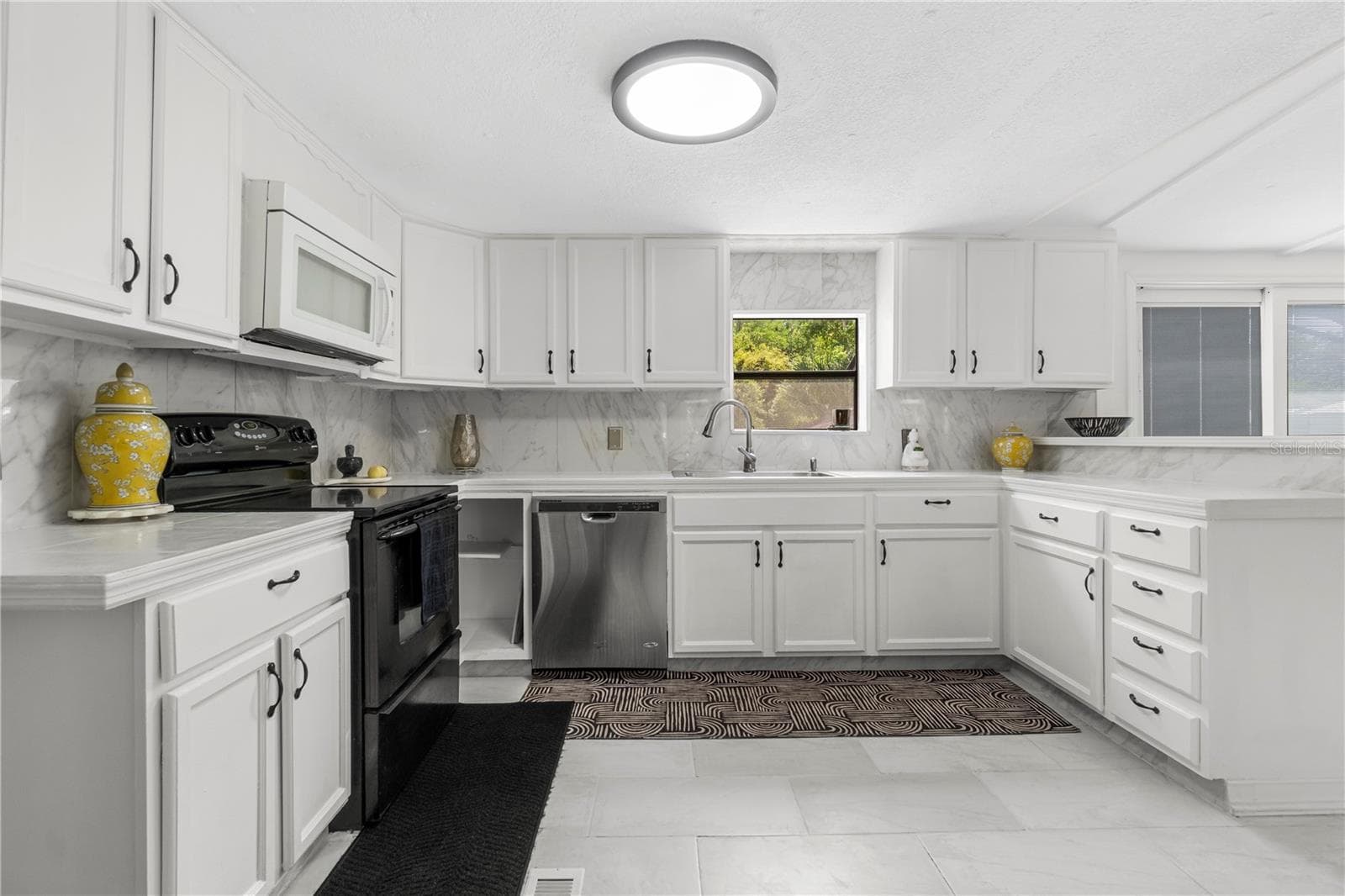 Manufactured Home at 8356 W TAWNY ROSE LN, CRYSTAL RIVER, photo 10 of 63