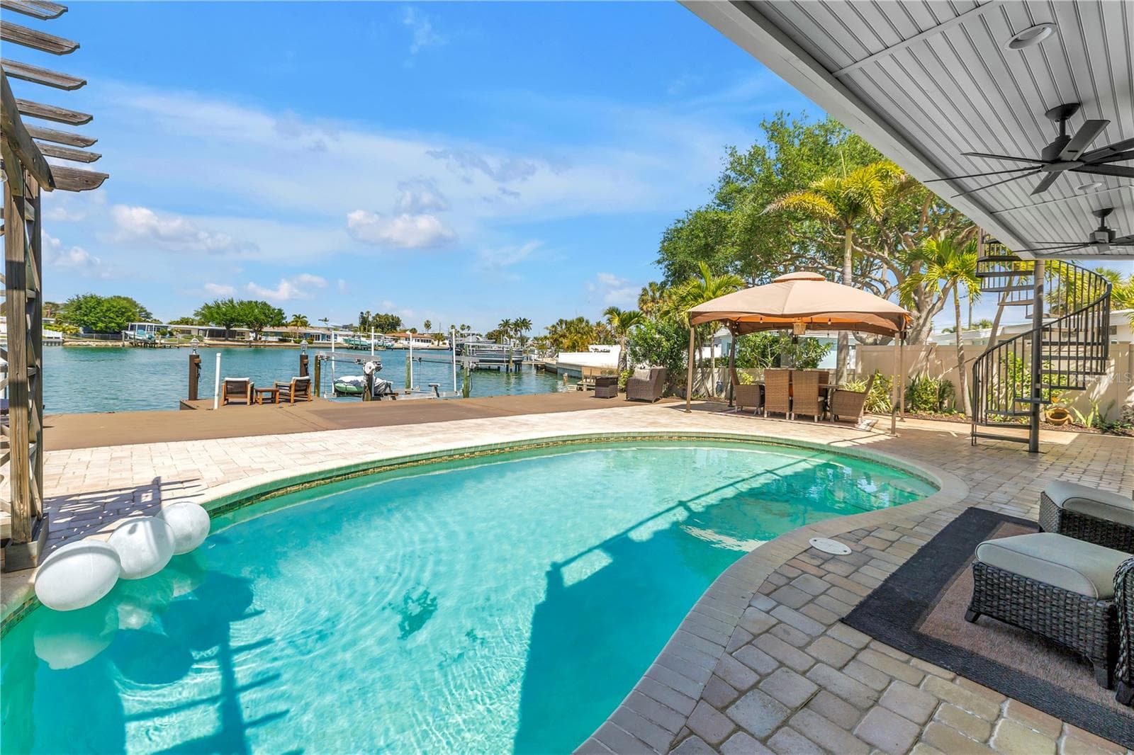 Single Family Residence at 3945 POINSETTIA DR, ST PETE BEACH, photo 15 of 96