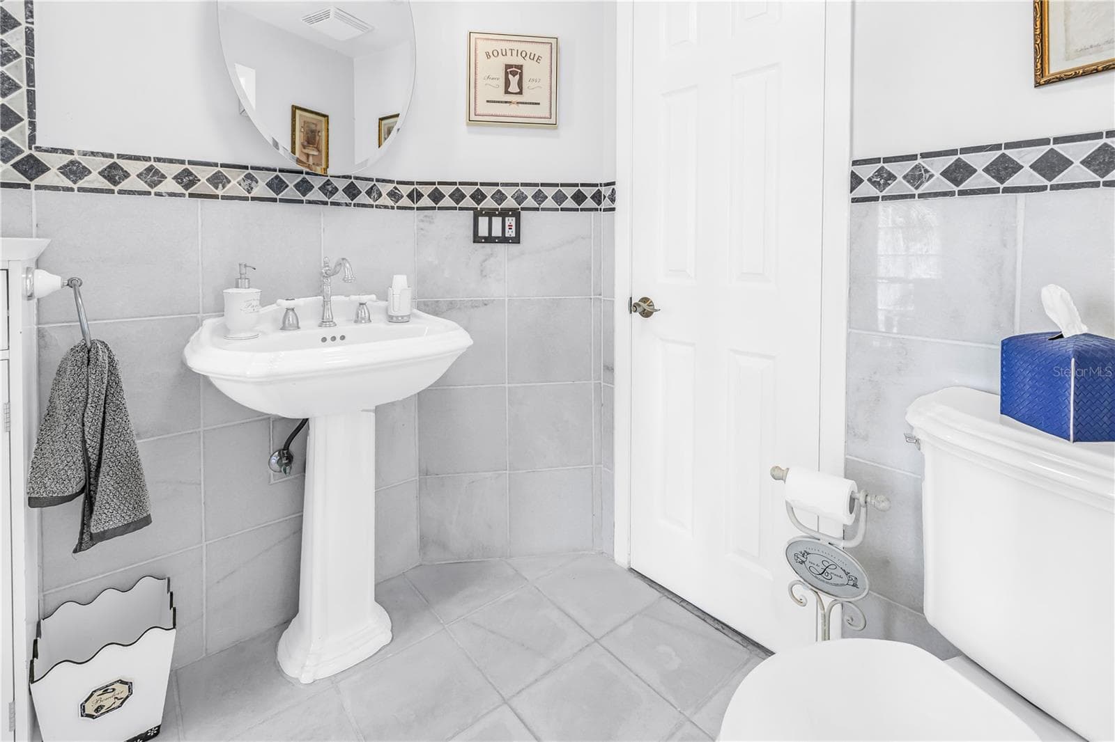 Single Family Residence at 3945 POINSETTIA DR, ST PETE BEACH, photo 52 of 96