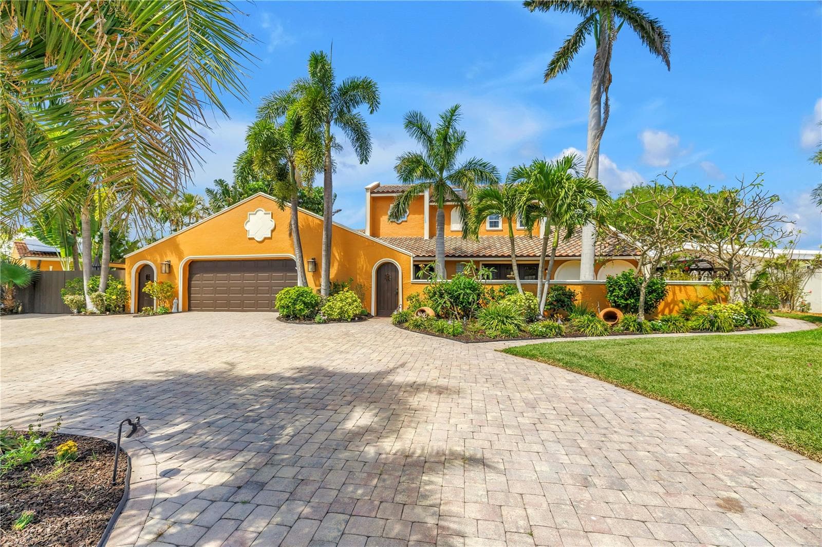 Single Family Residence at 3945 POINSETTIA DR, ST PETE BEACH, photo 3 of 96