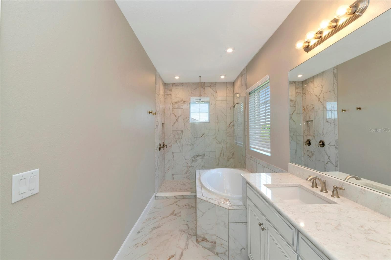 Single Family Residence at 10187 MILKY WAY CIR, SARASOTA, photo 36 of 93