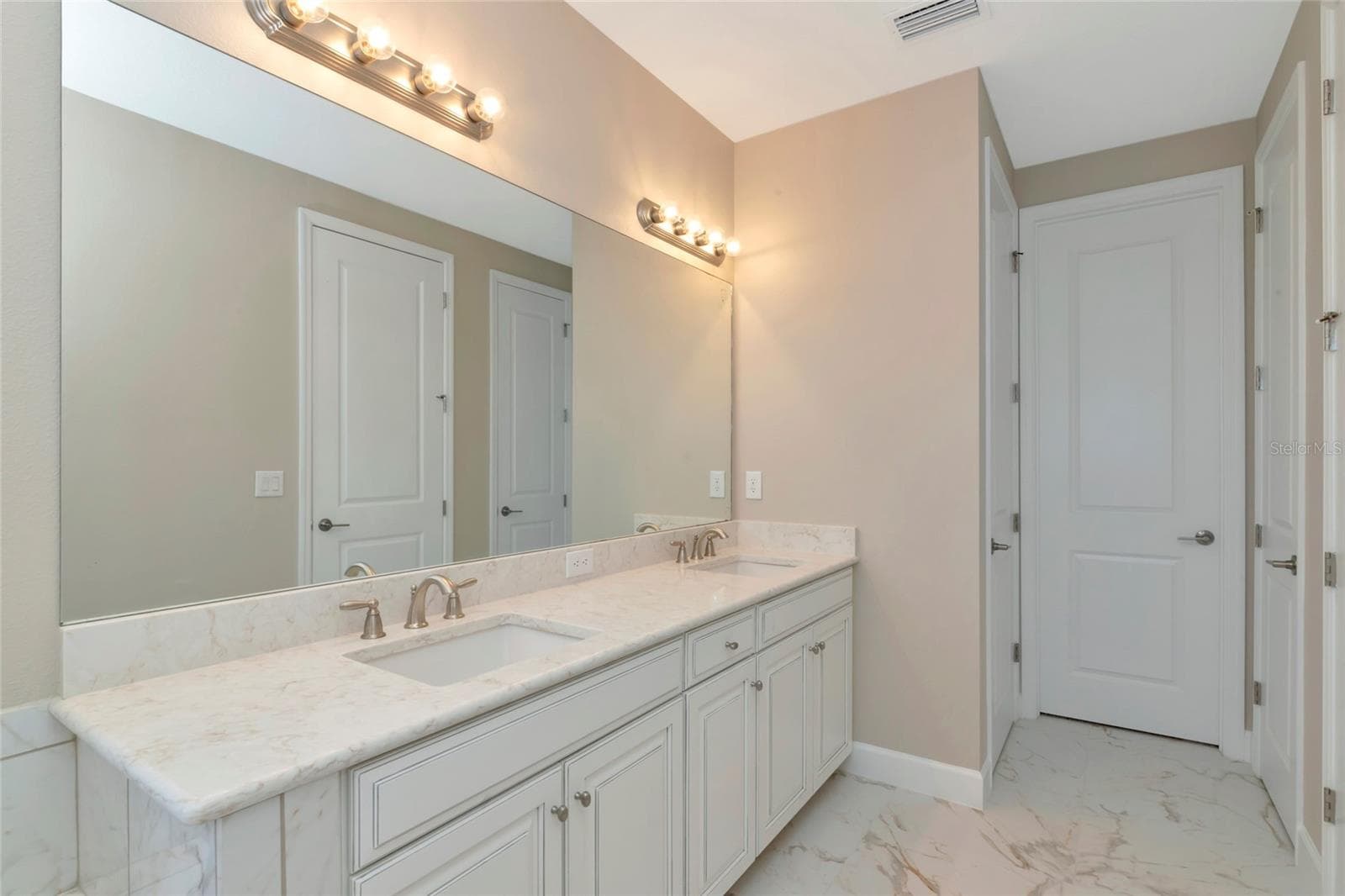 Single Family Residence at 10187 MILKY WAY CIR, SARASOTA, photo 35 of 93