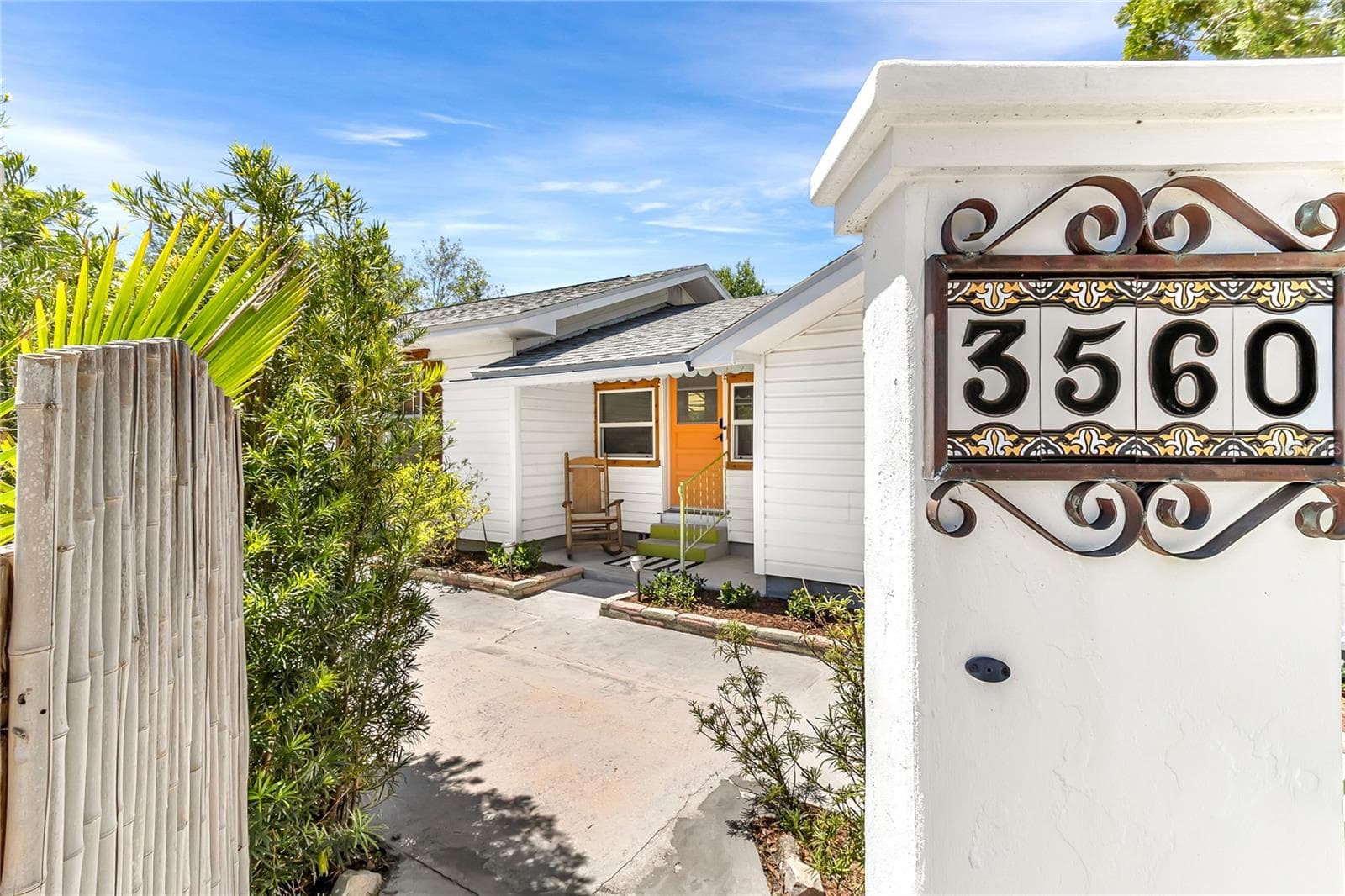 Single Family Residence at 3560 MARTIN AVE, MOUNT DORA, photo 2 of 49