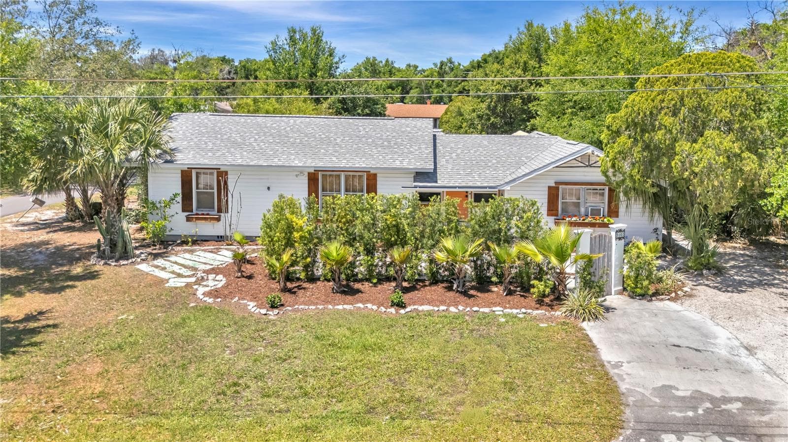 Single Family Residence at 3560 MARTIN AVE, MOUNT DORA, photo 43 of 49