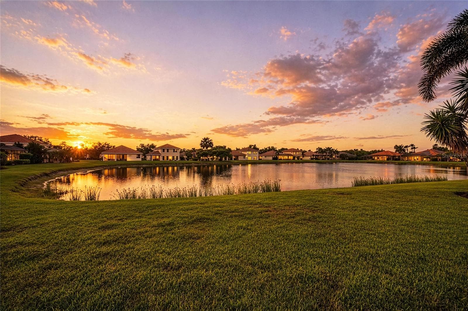 Single Family Residence at 9035 WILLOWBROOK CIR, BRADENTON, photo 2 of 56