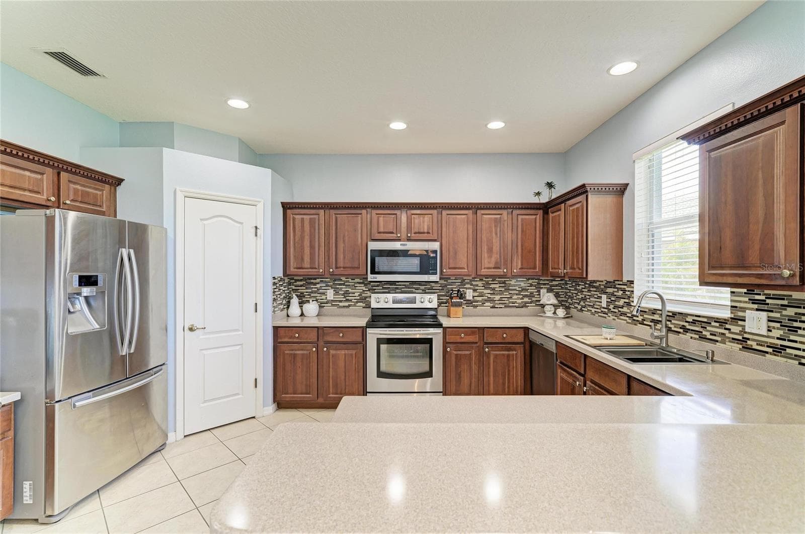 Single Family Residence at 9035 WILLOWBROOK CIR, BRADENTON, photo 17 of 56