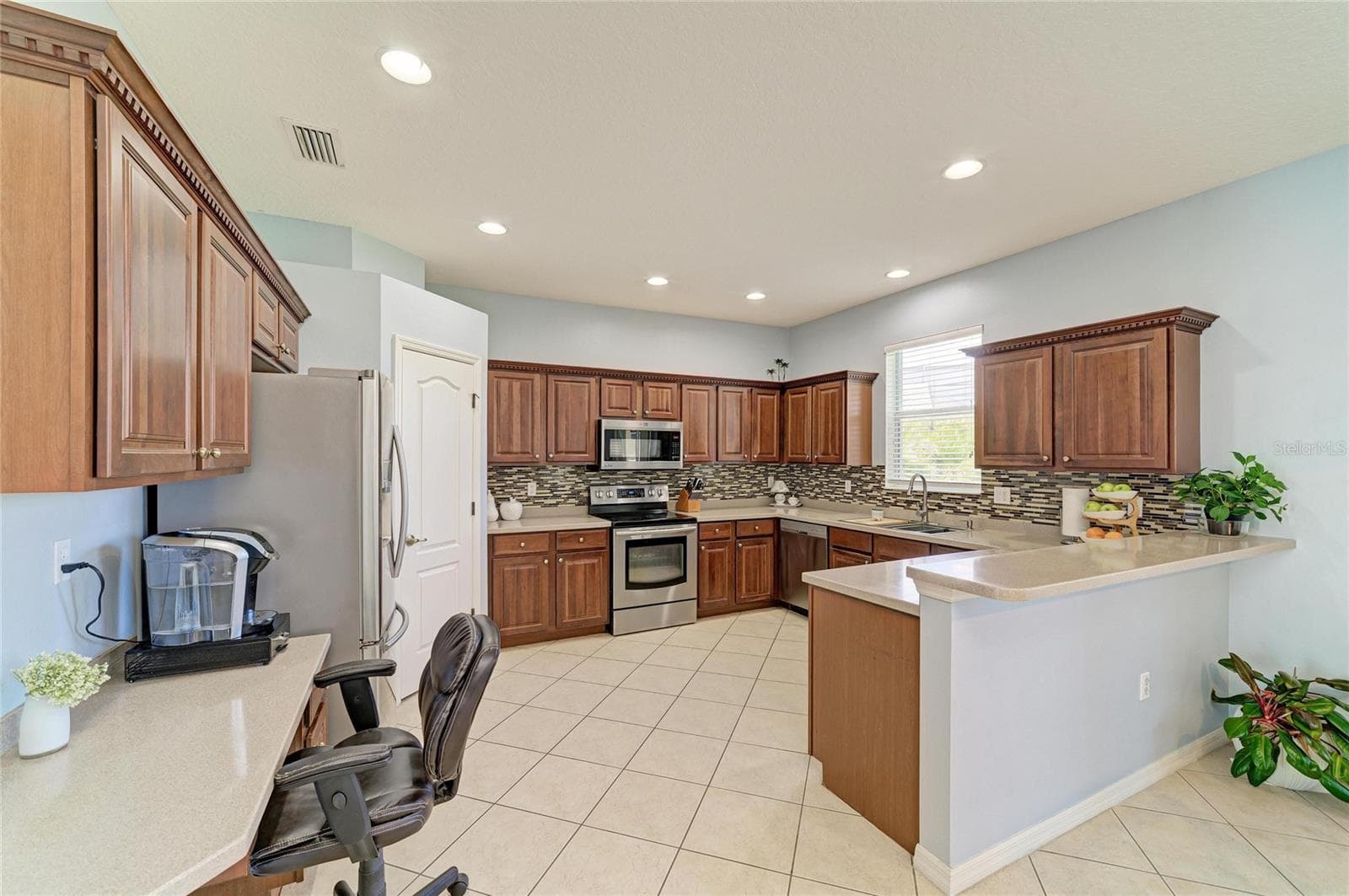 Single Family Residence at 9035 WILLOWBROOK CIR, BRADENTON, photo 18 of 56