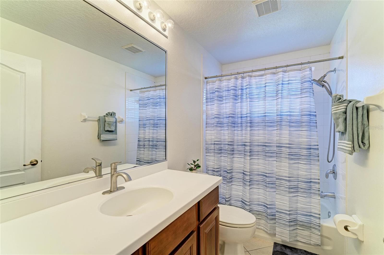 Single Family Residence at 9035 WILLOWBROOK CIR, BRADENTON, photo 35 of 56