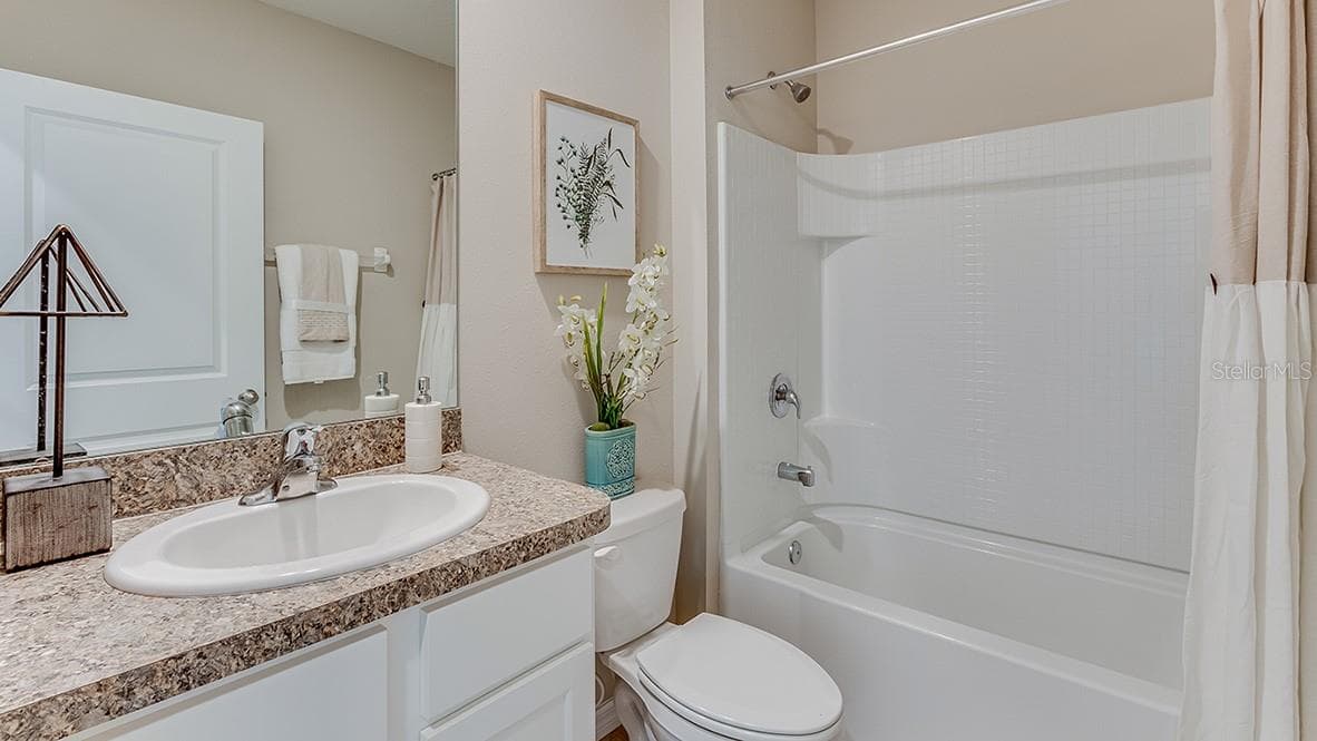 Single Family Residence at 5739 SILVER MOONLIGHT DR, PALMETTO, photo 14 of 29