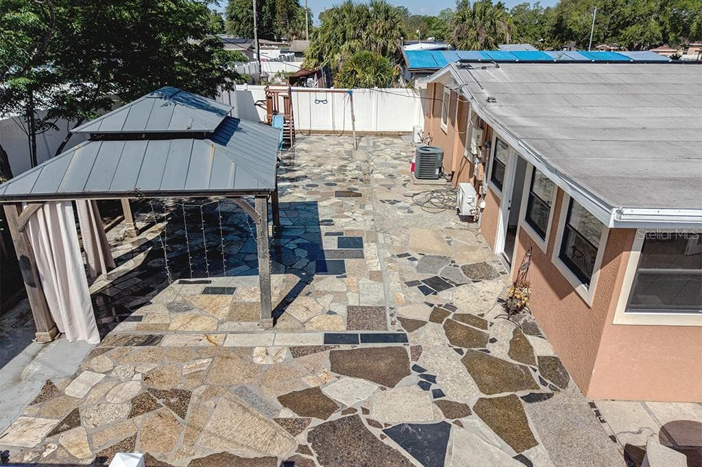 Single Family Residence at 6506 SALINE ST, TAMPA, photo 6 of 31
