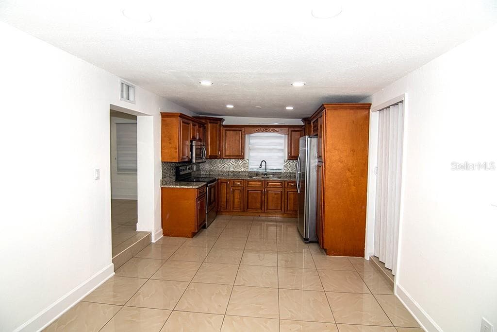 Single Family Residence at 6506 SALINE ST, TAMPA, photo 12 of 31