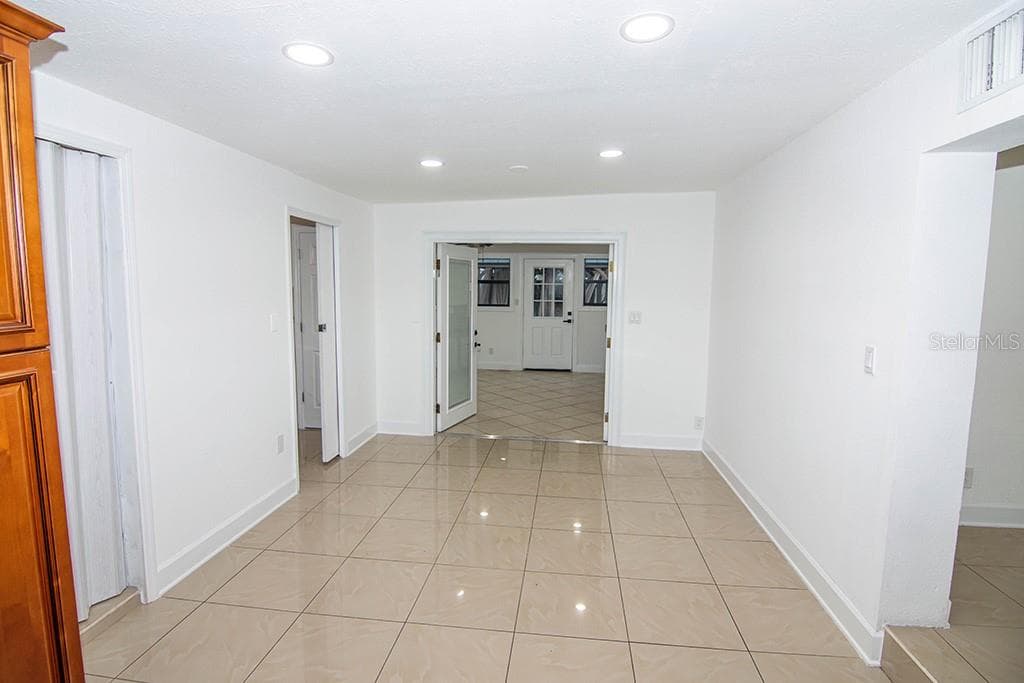 Single Family Residence at 6506 SALINE ST, TAMPA, photo 13 of 31