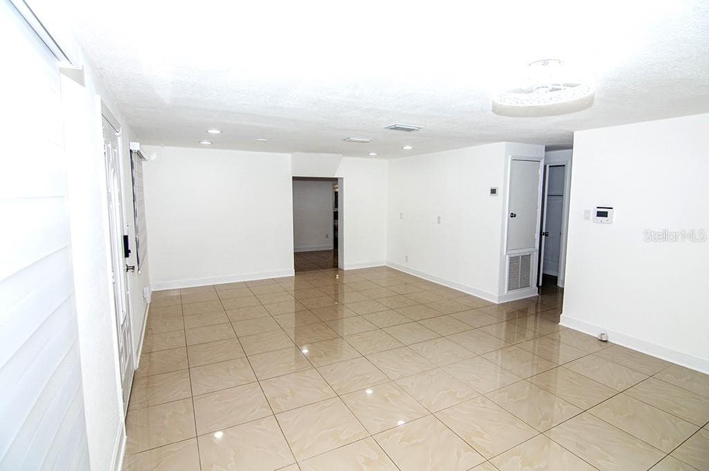 Single Family Residence at 6506 SALINE ST, TAMPA, photo 15 of 31