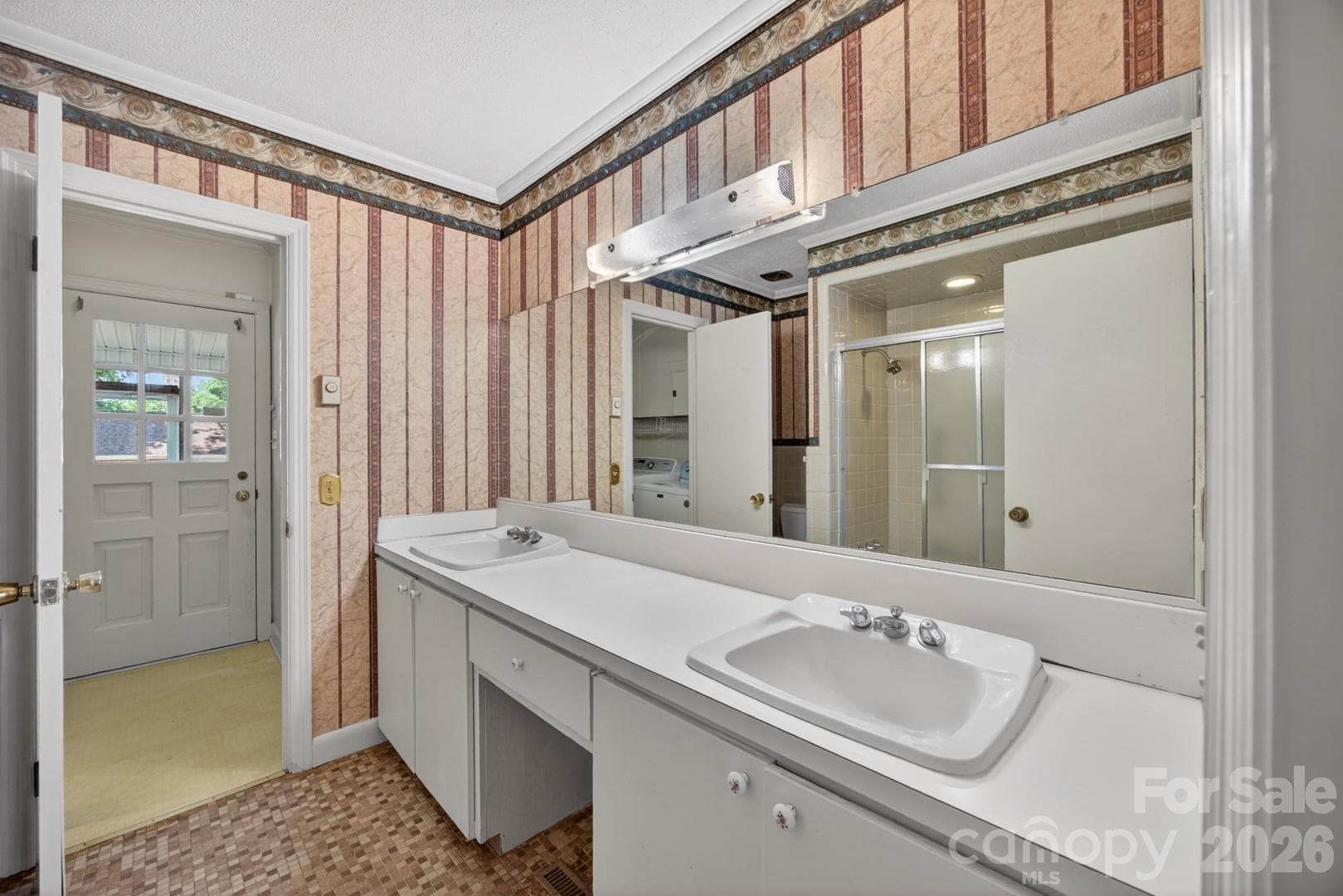 Full Hall Bathroom - Salisbury