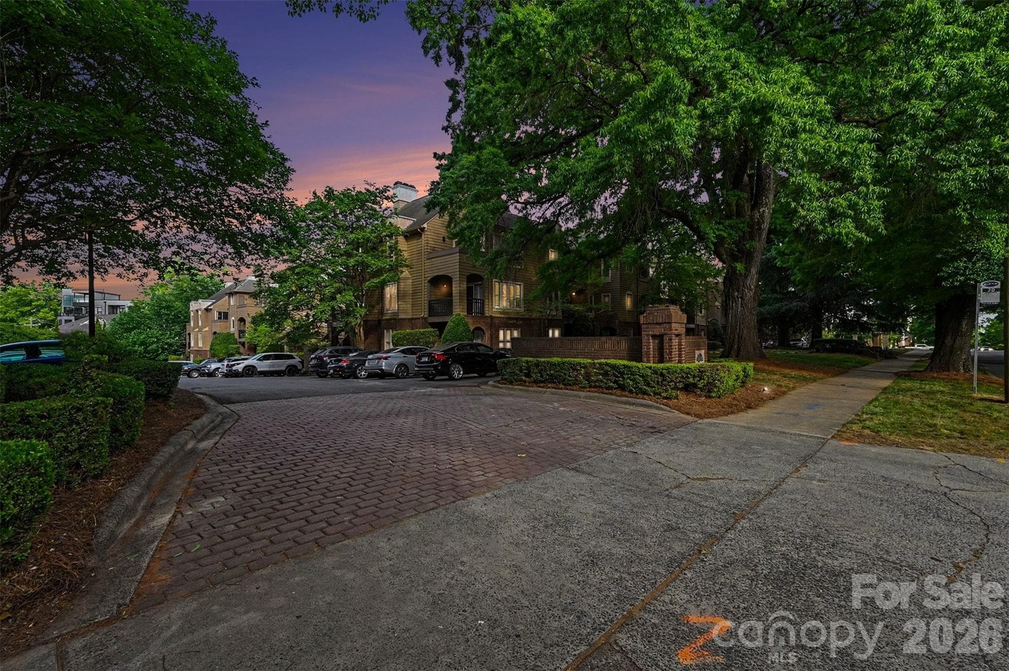 Condominium at Charlotte, photo 39 of 40