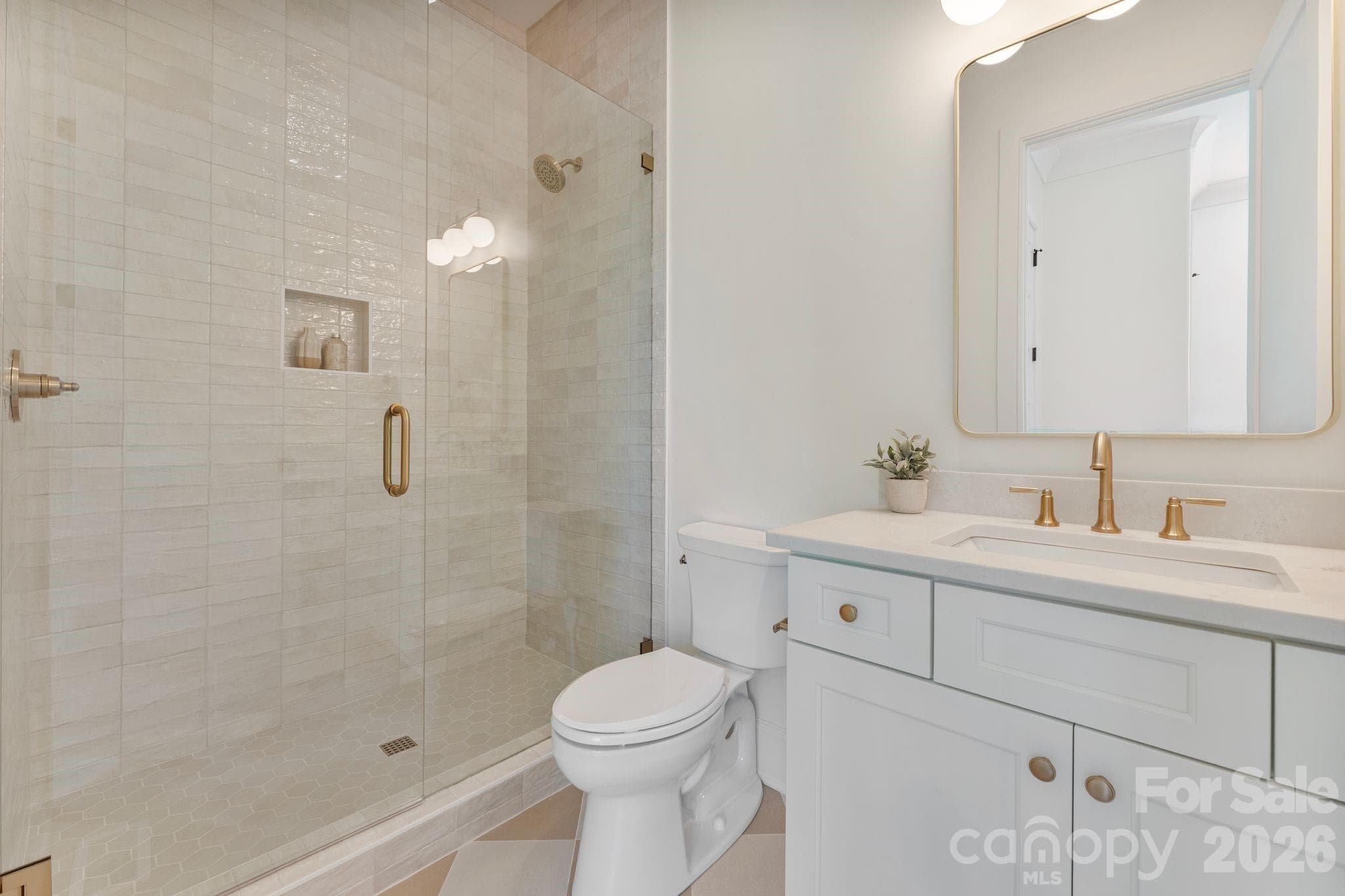 Office or En suite Bath - 8016 Gulf Creek Road, Lancaster