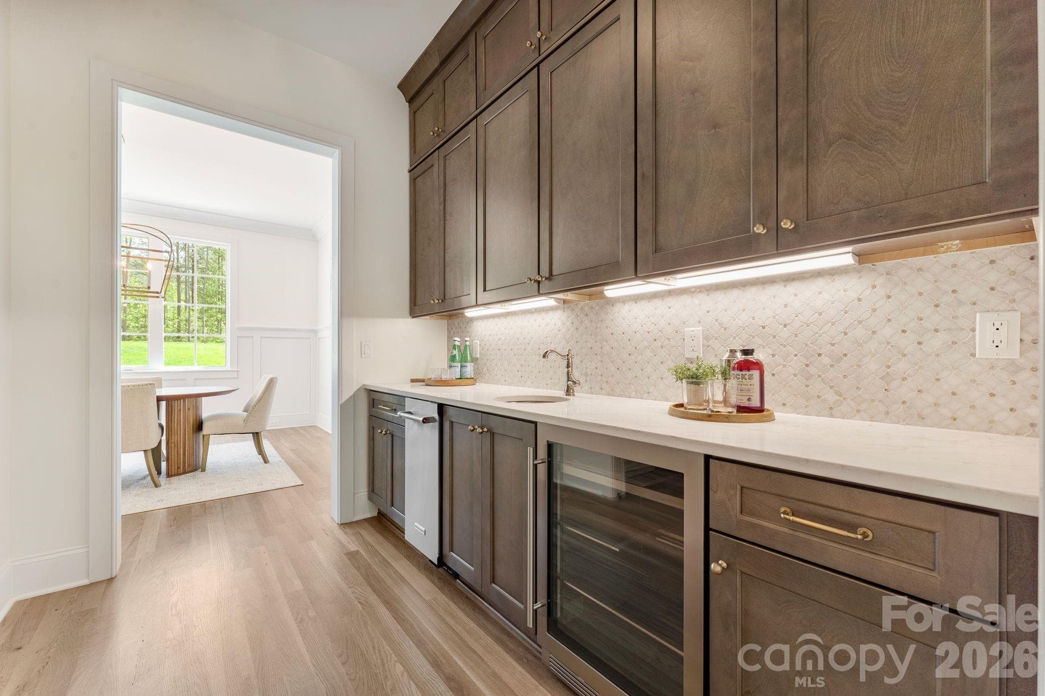 Butler's Pantry - 8016 Gulf Creek Road, Lancaster