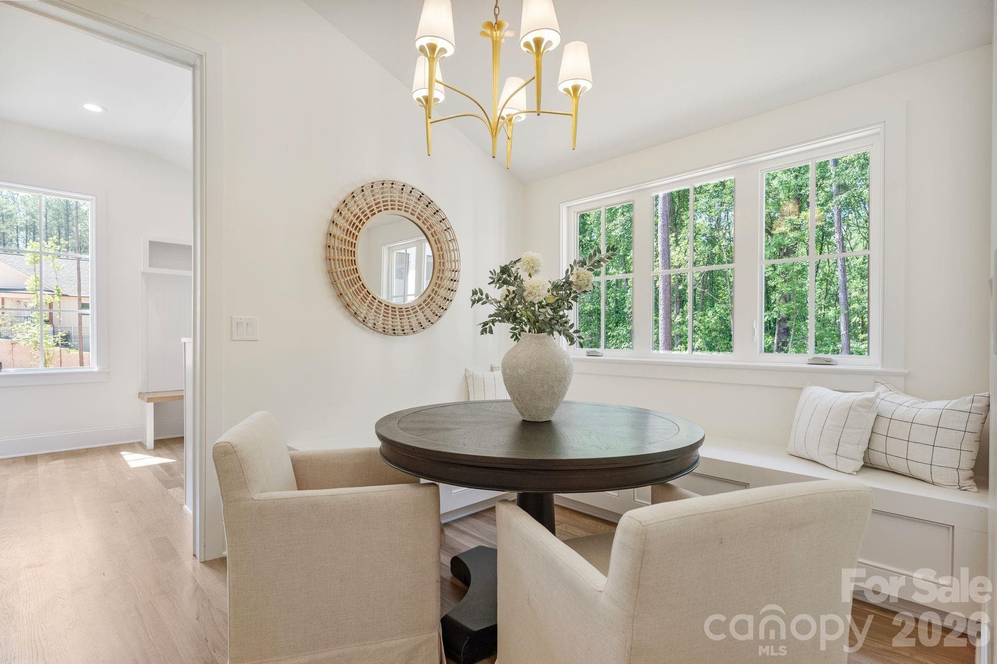 Breakfast Nook - 8016 Gulf Creek Road, Lancaster